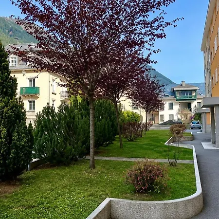 Apartment Spacious Family Nest With Balcony In *