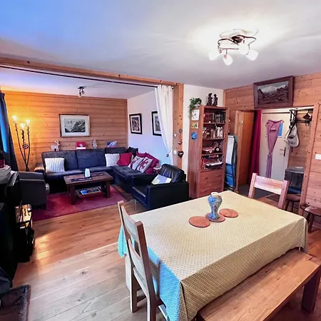 Apartment Spacious Family Nest With Balcony In *